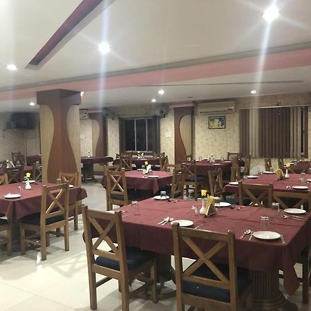 Hotel Nandanik Palace Fālākāta エクステリア 写真