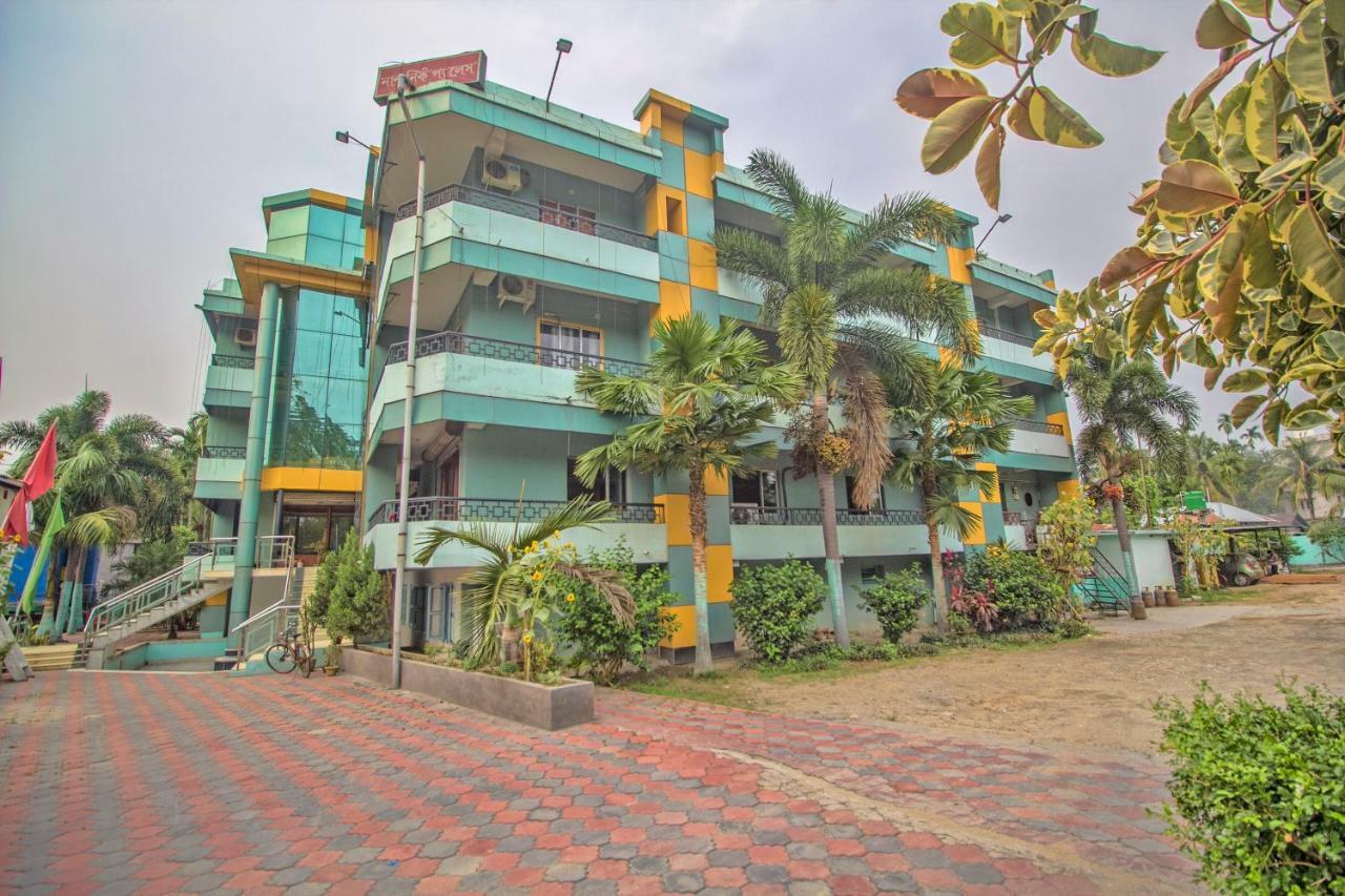 Hotel Nandanik Palace Fālākāta エクステリア 写真