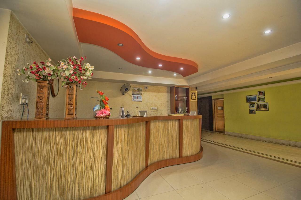 Hotel Nandanik Palace Fālākāta エクステリア 写真