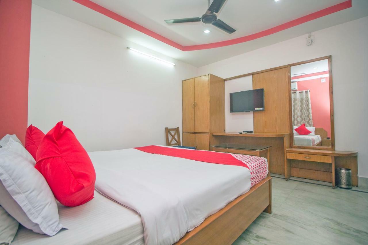Hotel Nandanik Palace Fālākāta エクステリア 写真